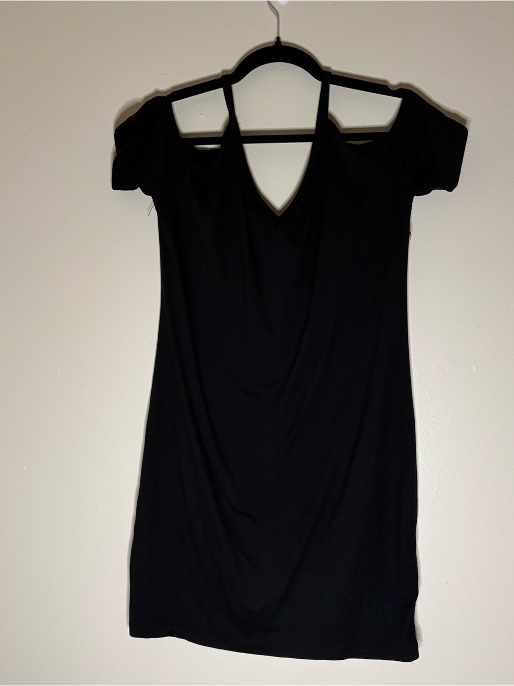 HOT KISS Black Off‑Shoulder Dress – Size XL